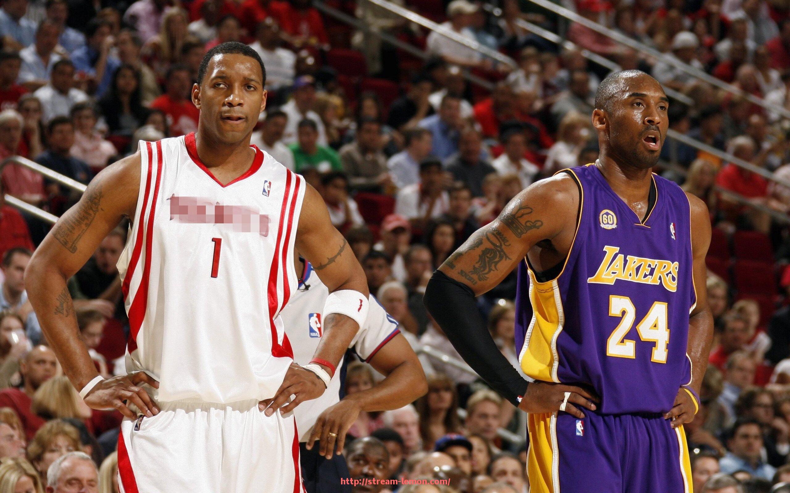 柠檬体育直播-火箭队无中锋阵容战术调整及效果评估